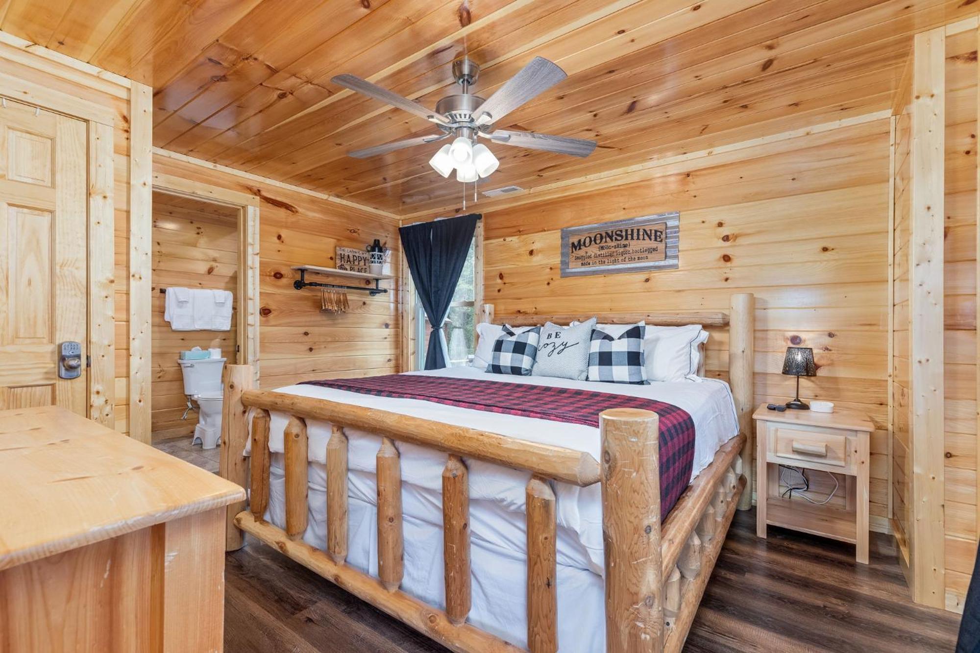 Fully Loaded Cabin In Heart Of Пиджен Фордж Екстериор снимка