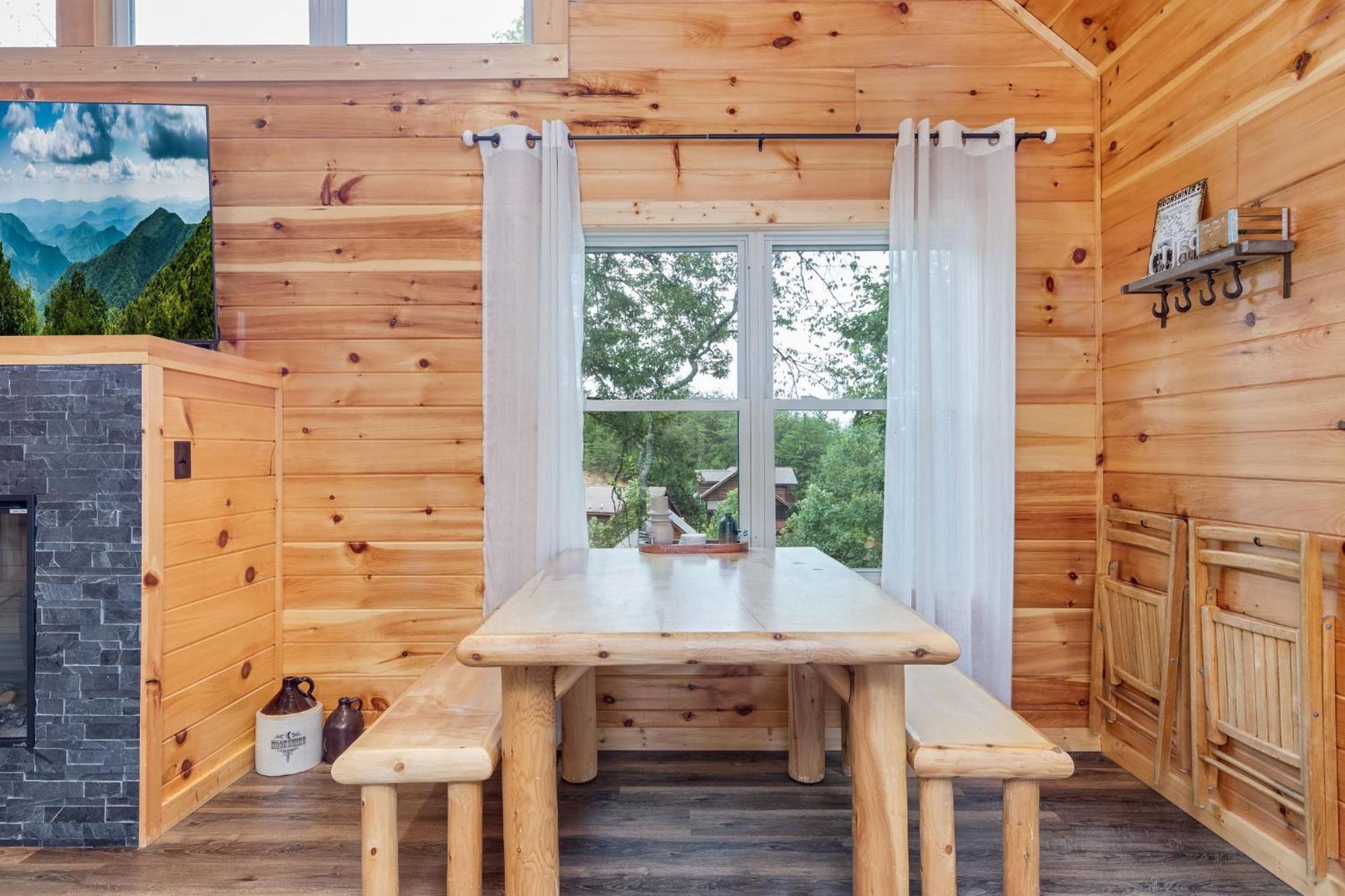 Fully Loaded Cabin In Heart Of Пиджен Фордж Екстериор снимка
