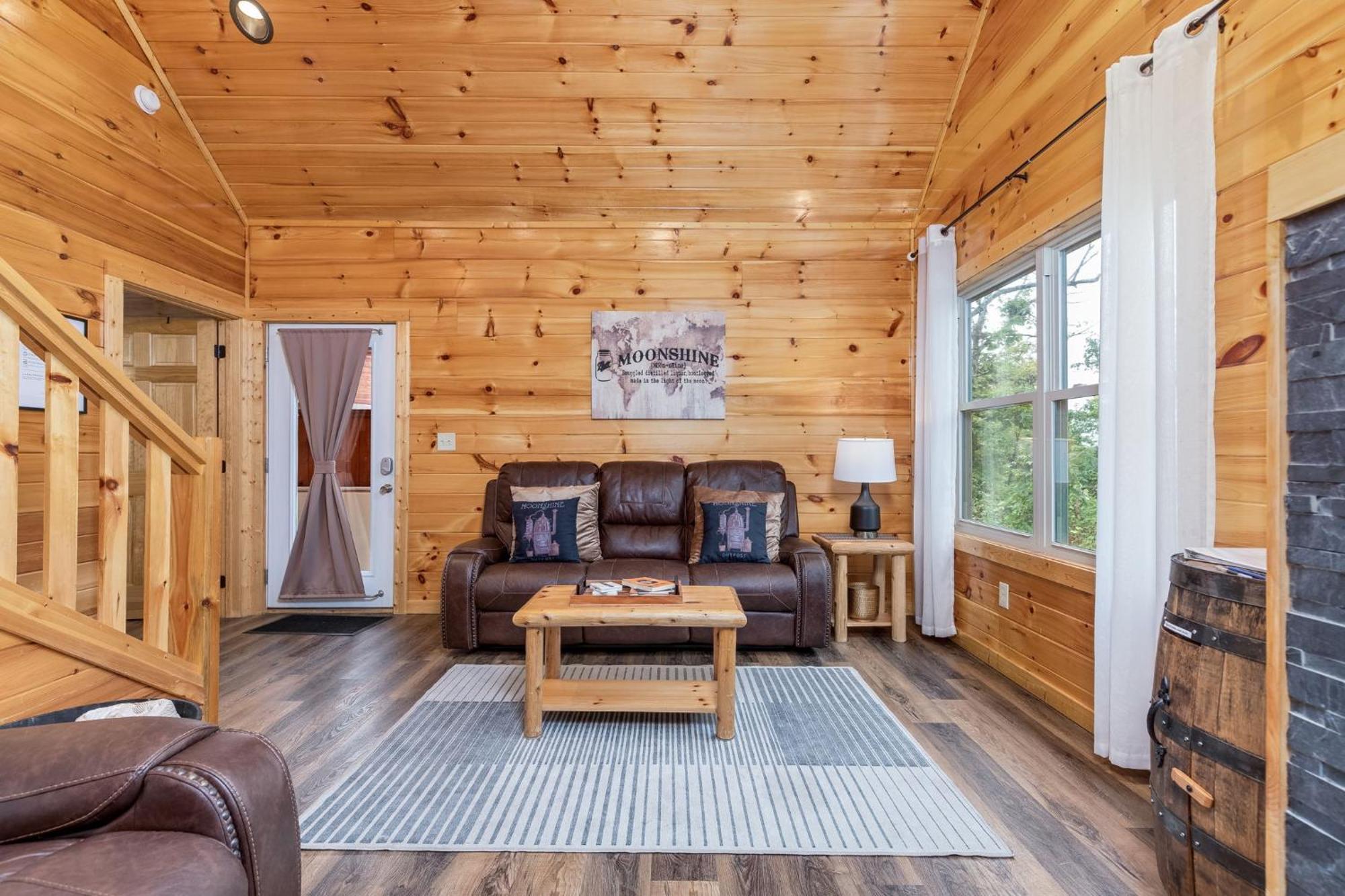 Fully Loaded Cabin In Heart Of Пиджен Фордж Екстериор снимка